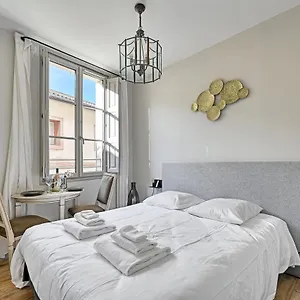 Apartamento Au Coeur Des Papes, Dans Batisse De Charme & En Coeur De